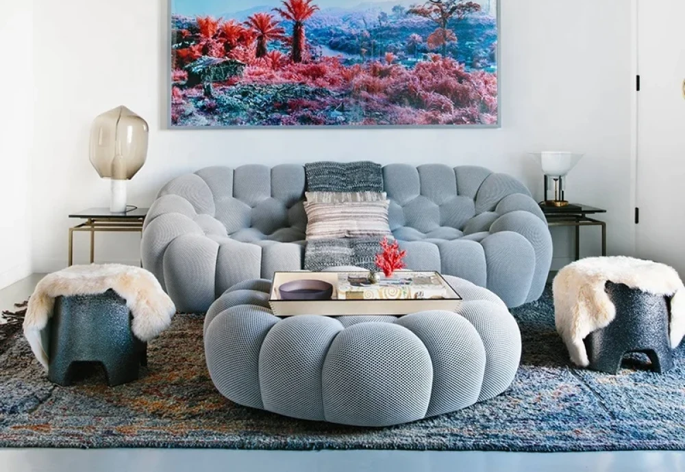 blue couch bubble